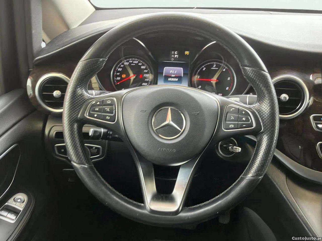 Mercedes-Benz V 220 d Longo Avantgarde Aut. — fotografia 13