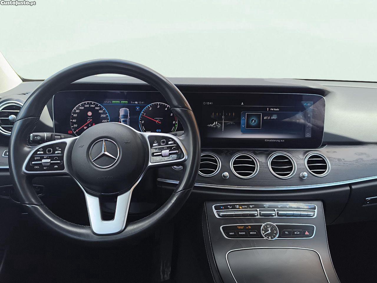Mercedes-Benz E 300 de 9G-TRONIC AMG Line — fotografia 10