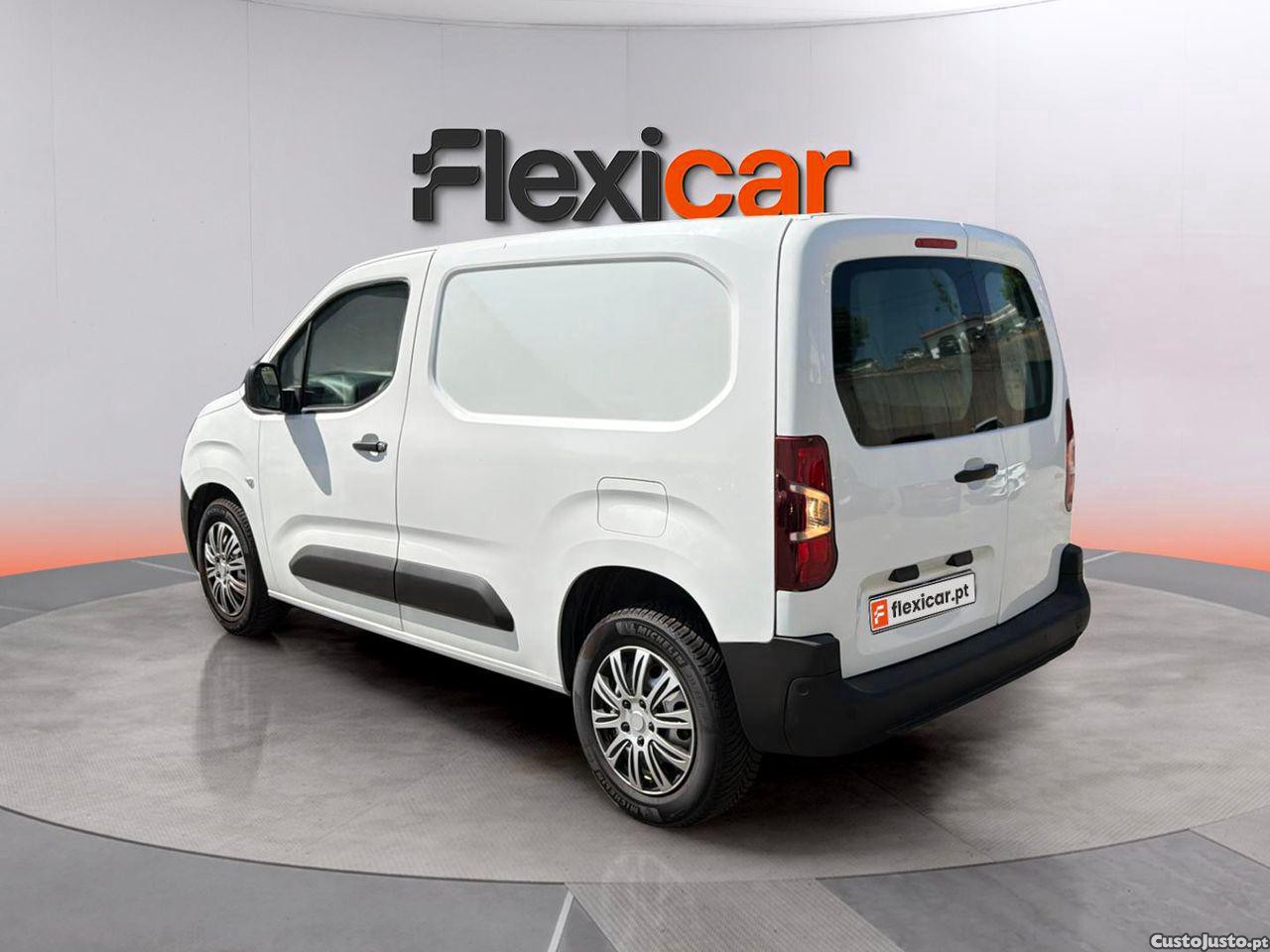 Citroën Berlingo 1.2 PureTechEAT8 — fotografia 14