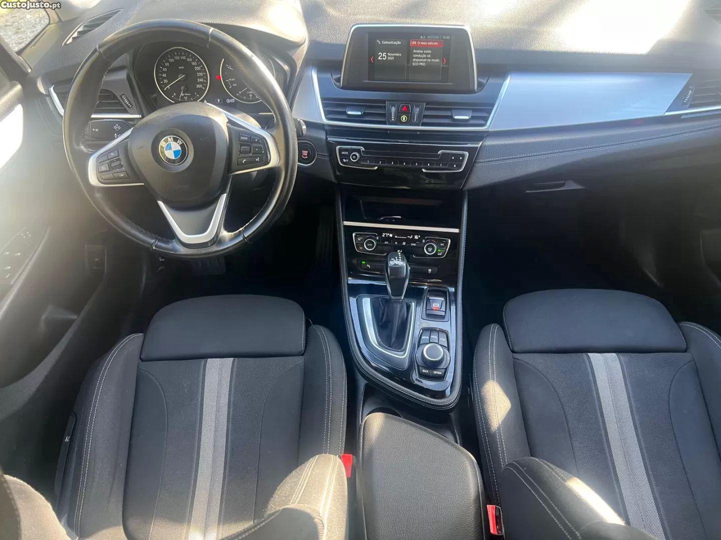 BMW 216 Active Tourer D line sport auto — fotografia 2
