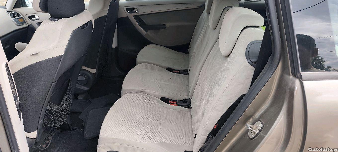 Citroën C4 Picasso hdi - 08 — photo 5