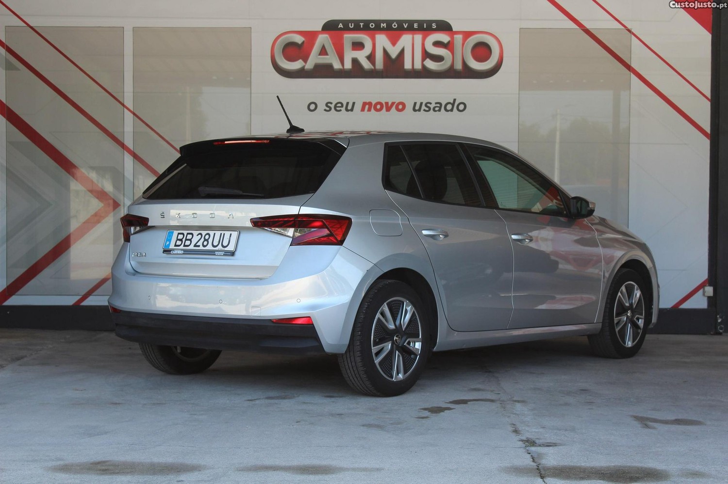 Skoda Fabia 1.0 MPI Ambition - 23 — photo 3