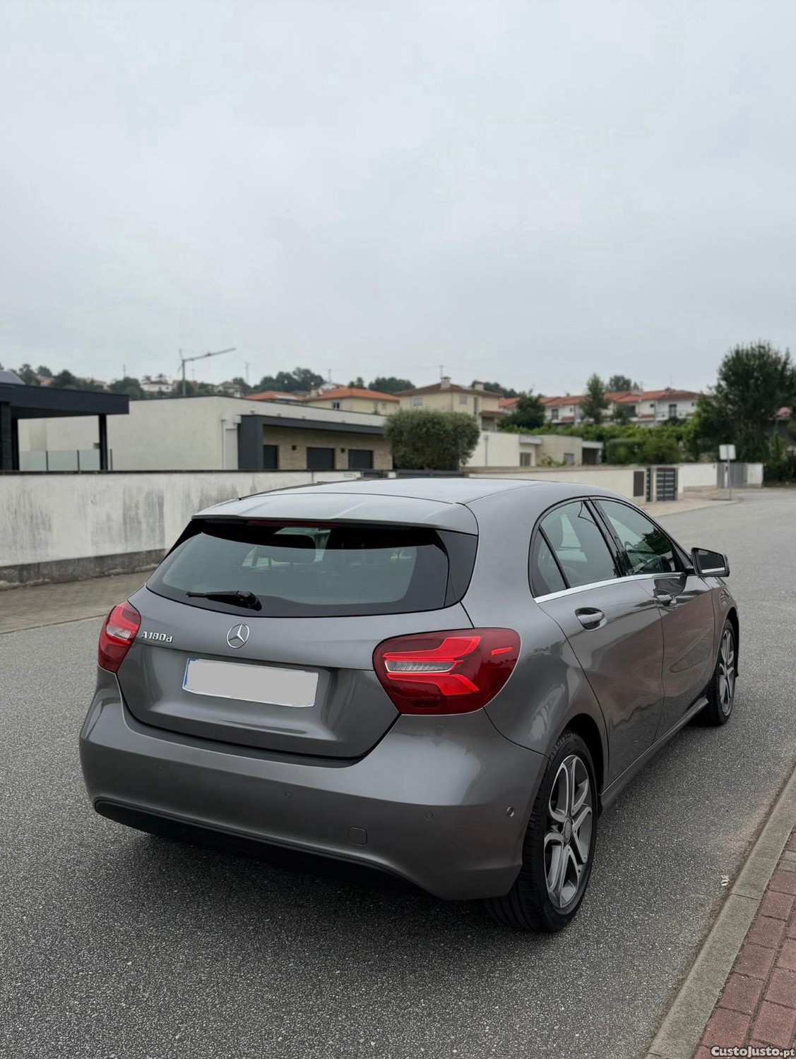 Mercedes-Benz A 180 d Automático — fotografia 9