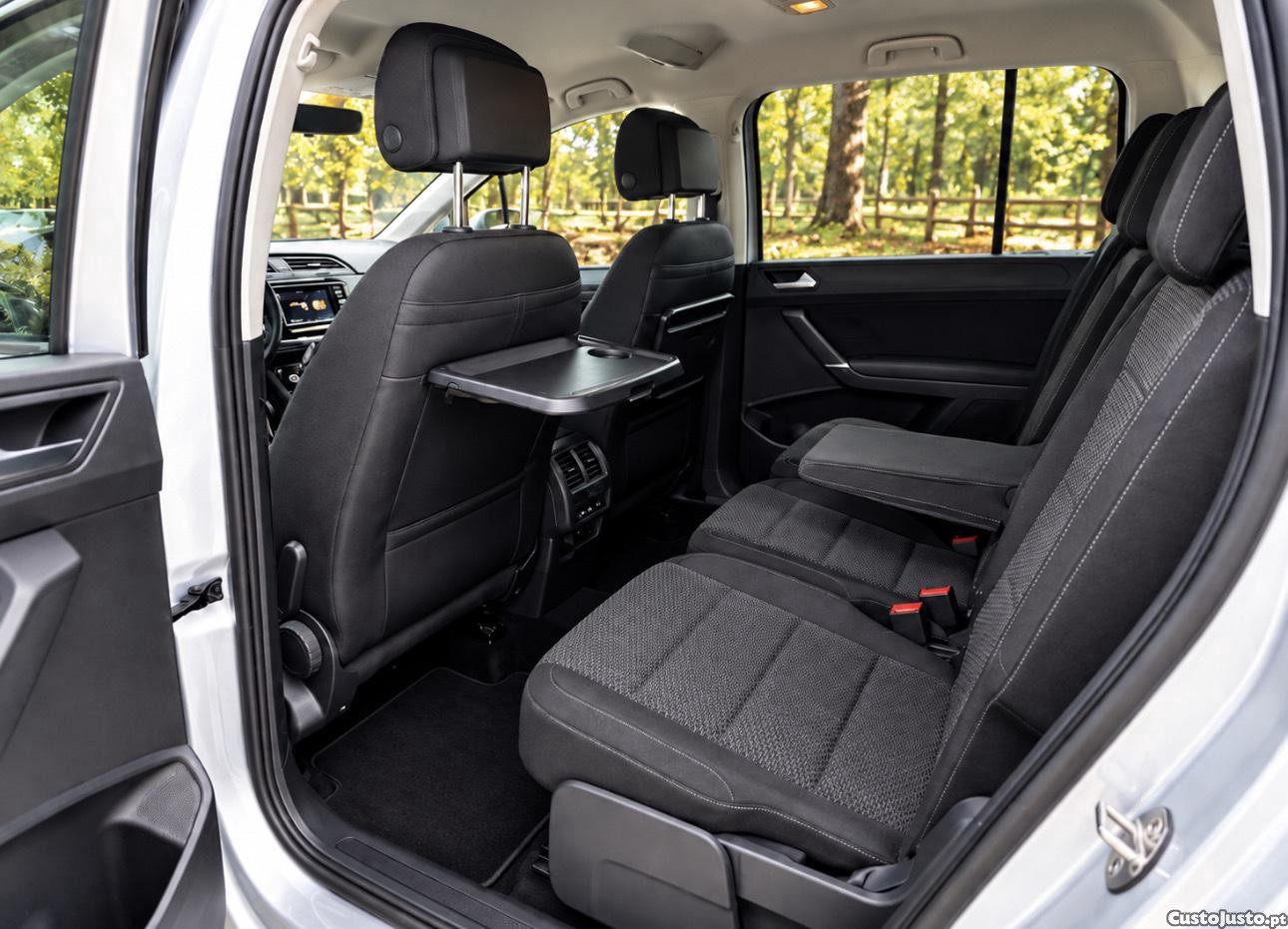 VW Tiguan Volkswagen Touran 1.6 TDI 110cv, de 2016 - 16 — photo 2