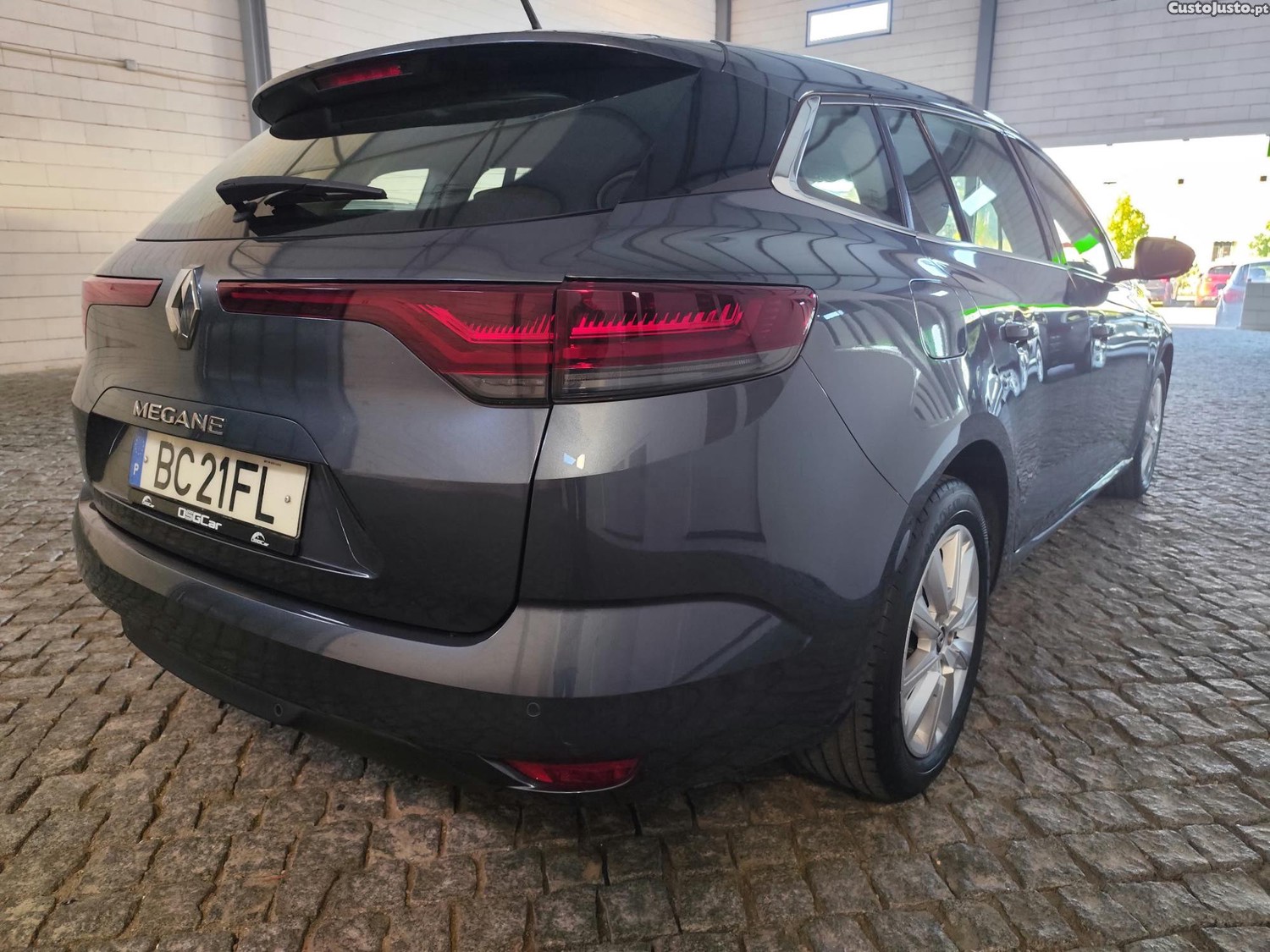 Renault Mégane SPORT TOURER 1.5 BLUE dCi EQUILIBRE - 23 — photo 3