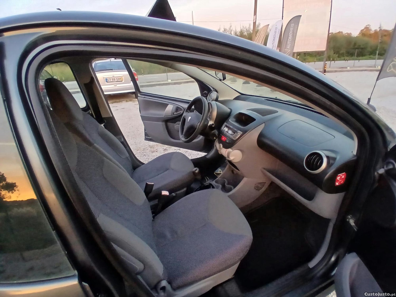 Peugeot 107 1.0 Motor Toyota - 06 — photo 2