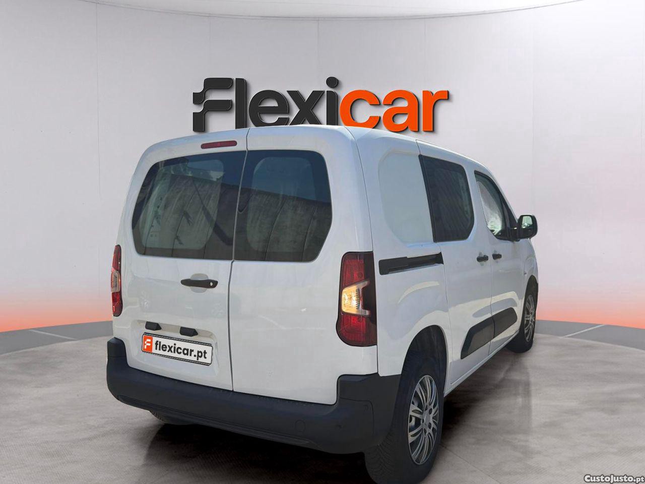 Citroën Berlingo 1.2 PureTechEAT8 — fotografia 11