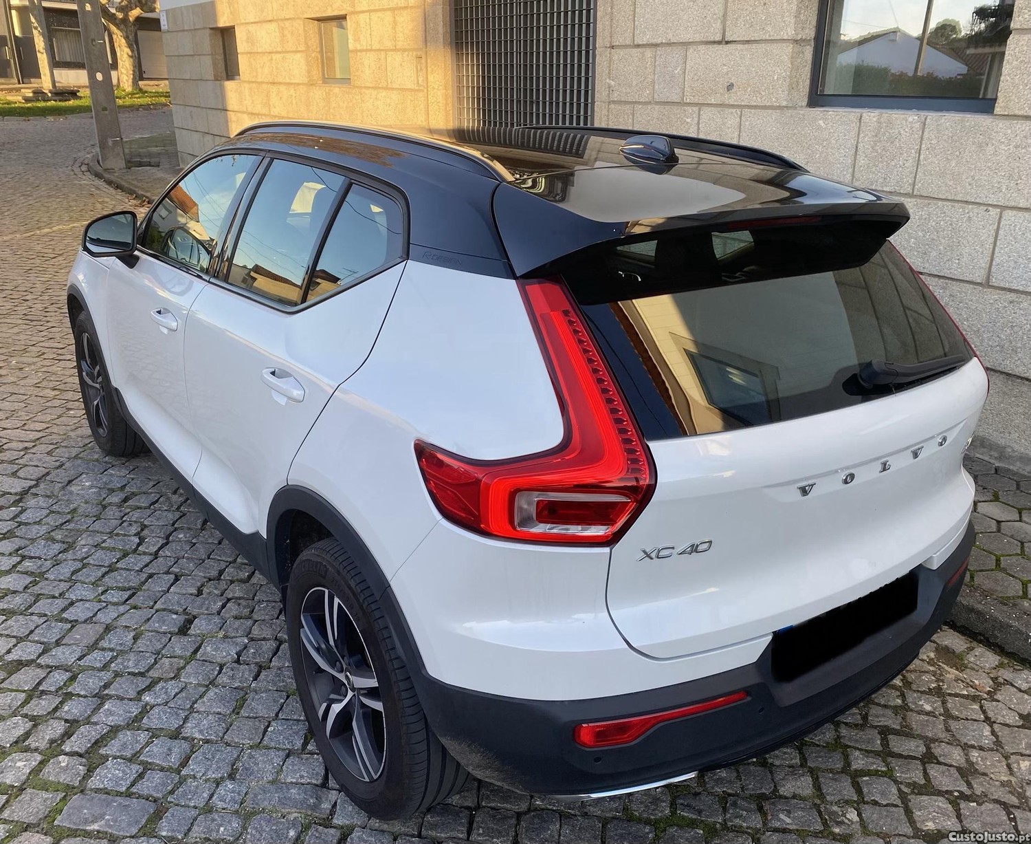 Volvo XC 40 R-Design AWD 190Cv — fotografia 4