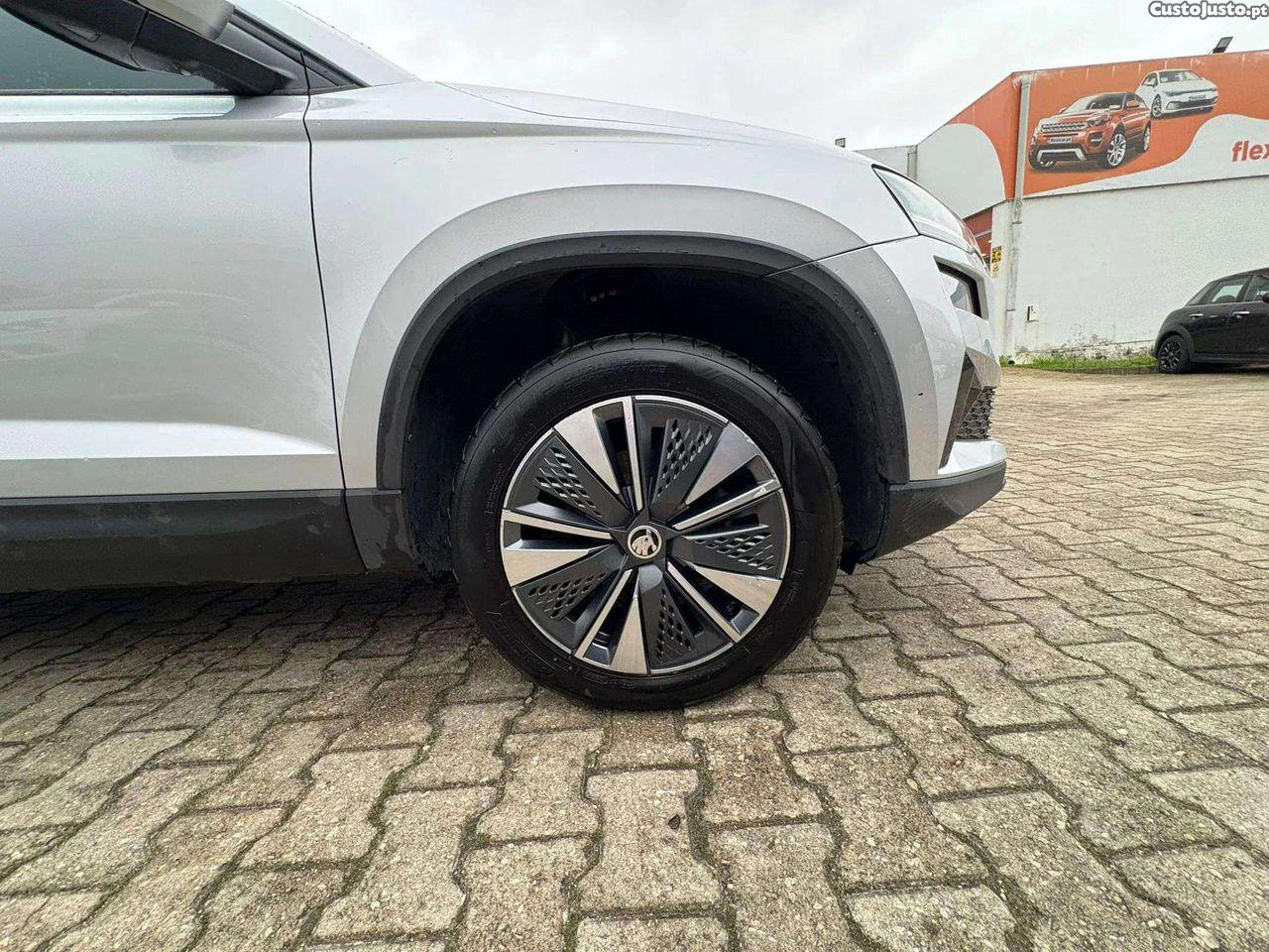 Skoda Karoq 1.0 TSI — fotografia 8