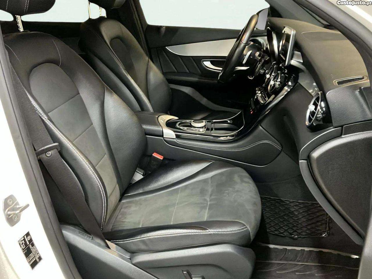 Mercedes-Benz GLC 350 e Coupé AMG Line 4-Matic — fotografia 10