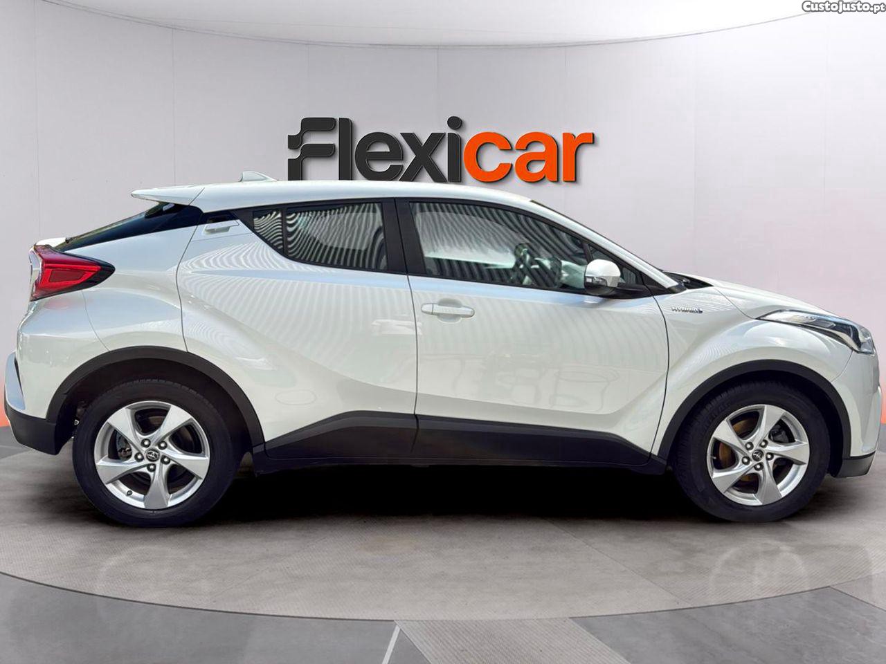 Toyota C-HR 1.8 Hybrid Comfort — fotografia 16