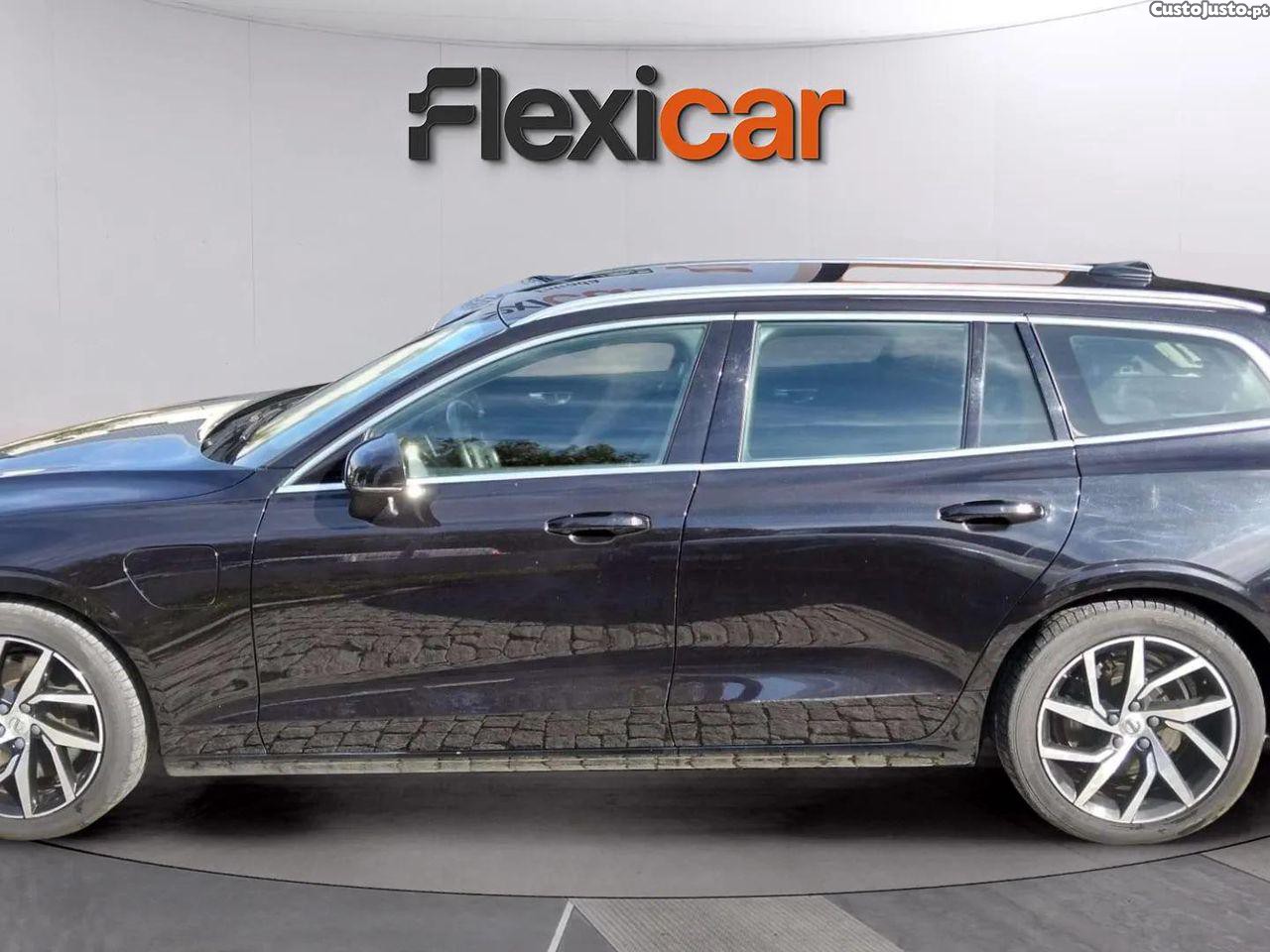 Volvo V60 2.0 T8 AWD TE Momentum — fotografia 16