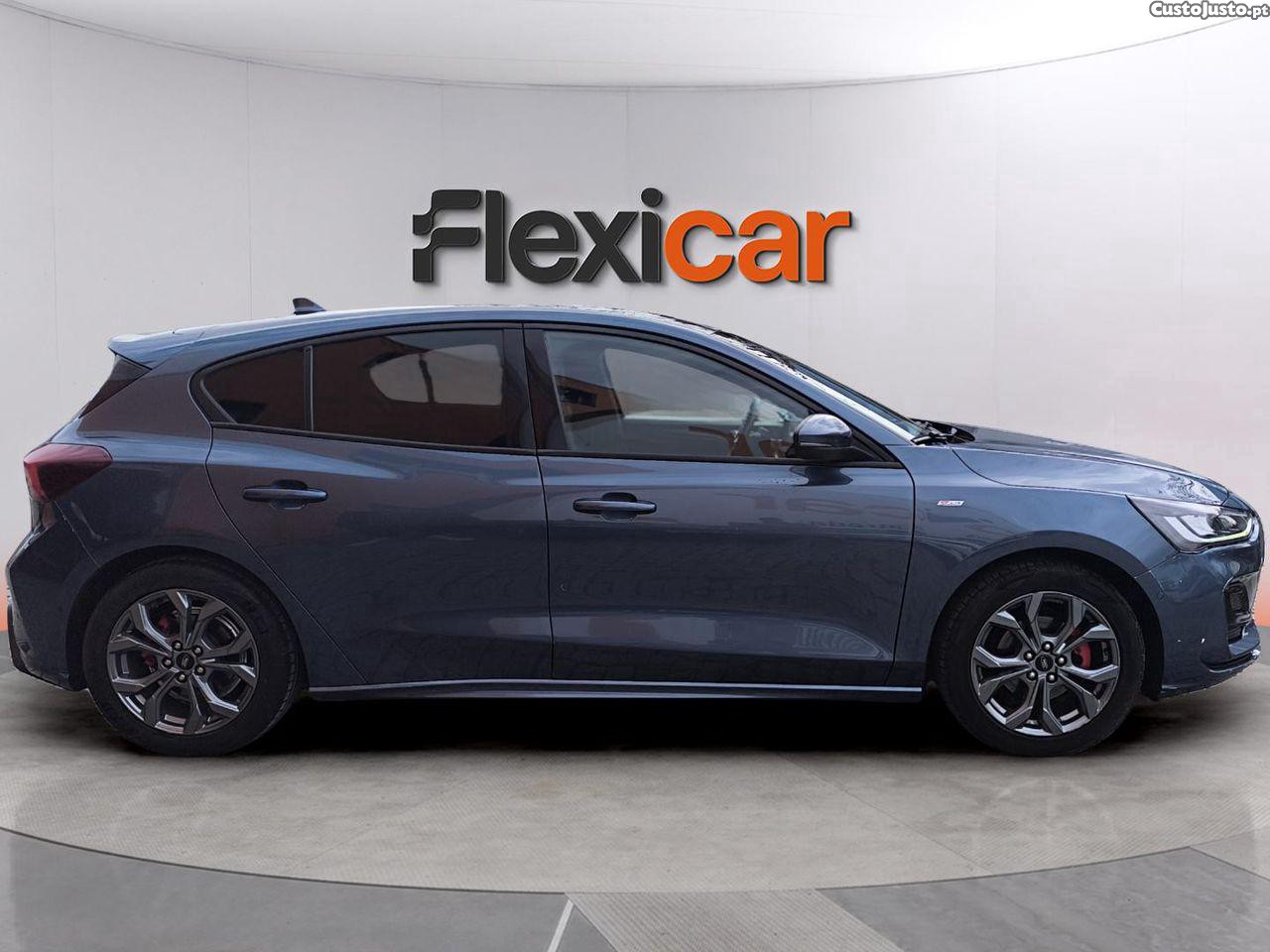 Ford Focus 1.0 EcoBoost MHEV ST-Line — fotografia 10