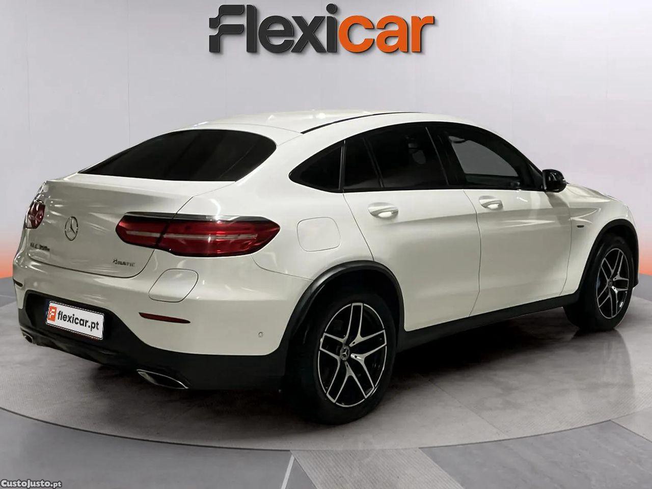Mercedes-Benz GLC 350 e Coupé AMG Line 4-Matic — fotografia 19