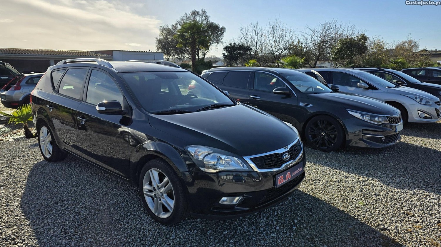 Kia Ceed SW 1.6 CRDi 16V 115cv — photo 4