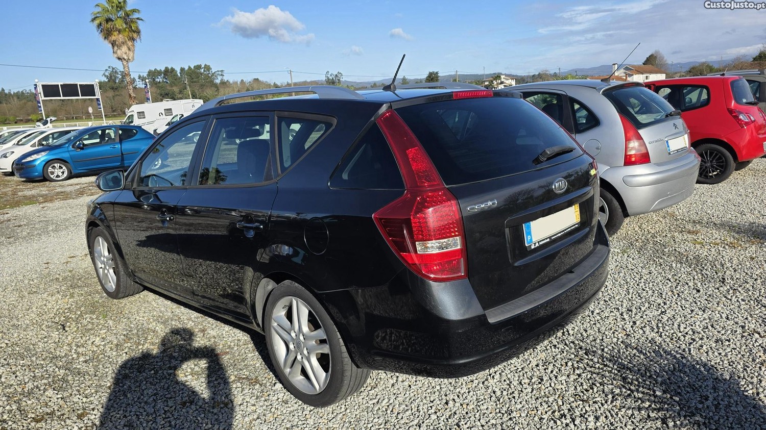 Kia Ceed SW 1.6 CRDi 16V 115cv — photo 2