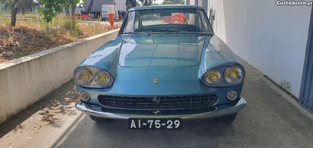 Ferrari 330 GT 2+2 — fotografia 12