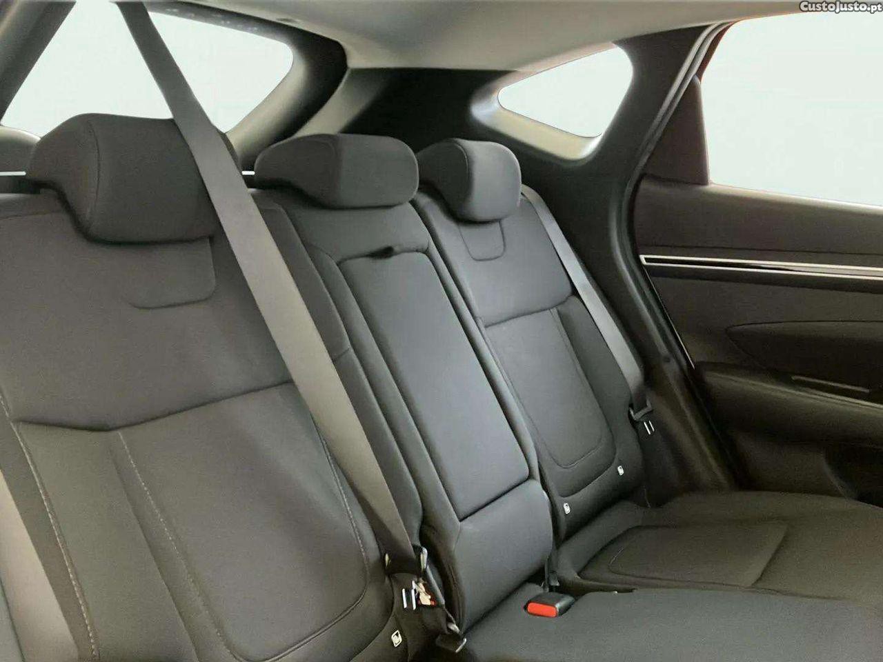 Hyundai Tucson 1.6 T-GDI PREMIUM — fotografia 4