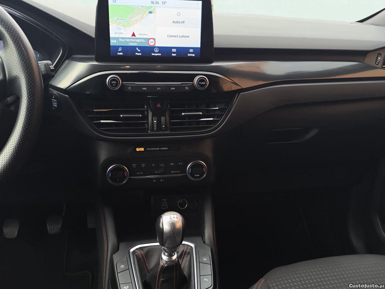 Ford Kuga 1.5 TDCi EcoBlue ST-Line — fotografia 4