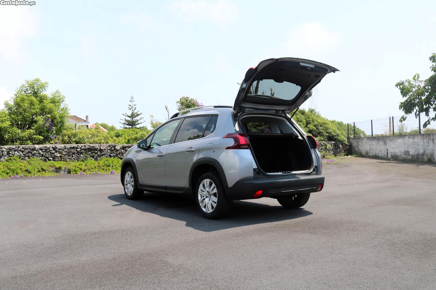 Peugeot 2008 Allure 1.2 PureTech — fotografia 4