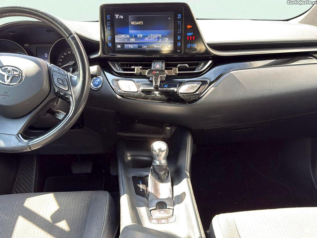 Toyota C-HR 1.8 Hybrid Comfort — fotografia 10