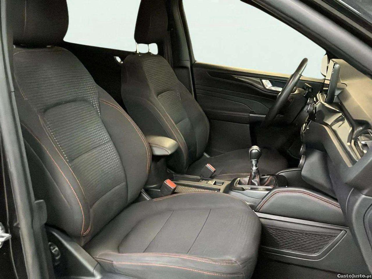 Ford Kuga 1.5 TDCi EcoBlue ST-Line — fotografia 7