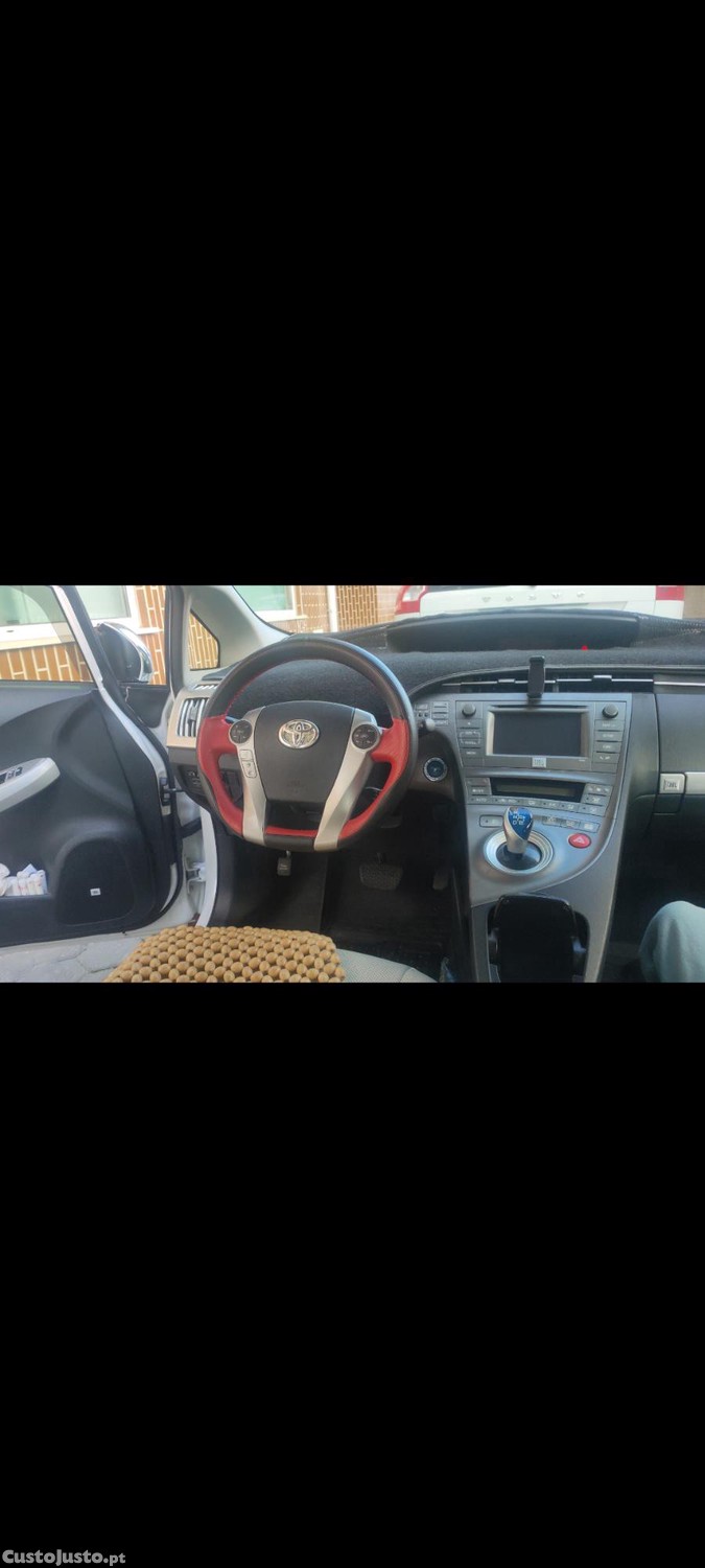 Toyota Prius Premium luxori — fotografia 7