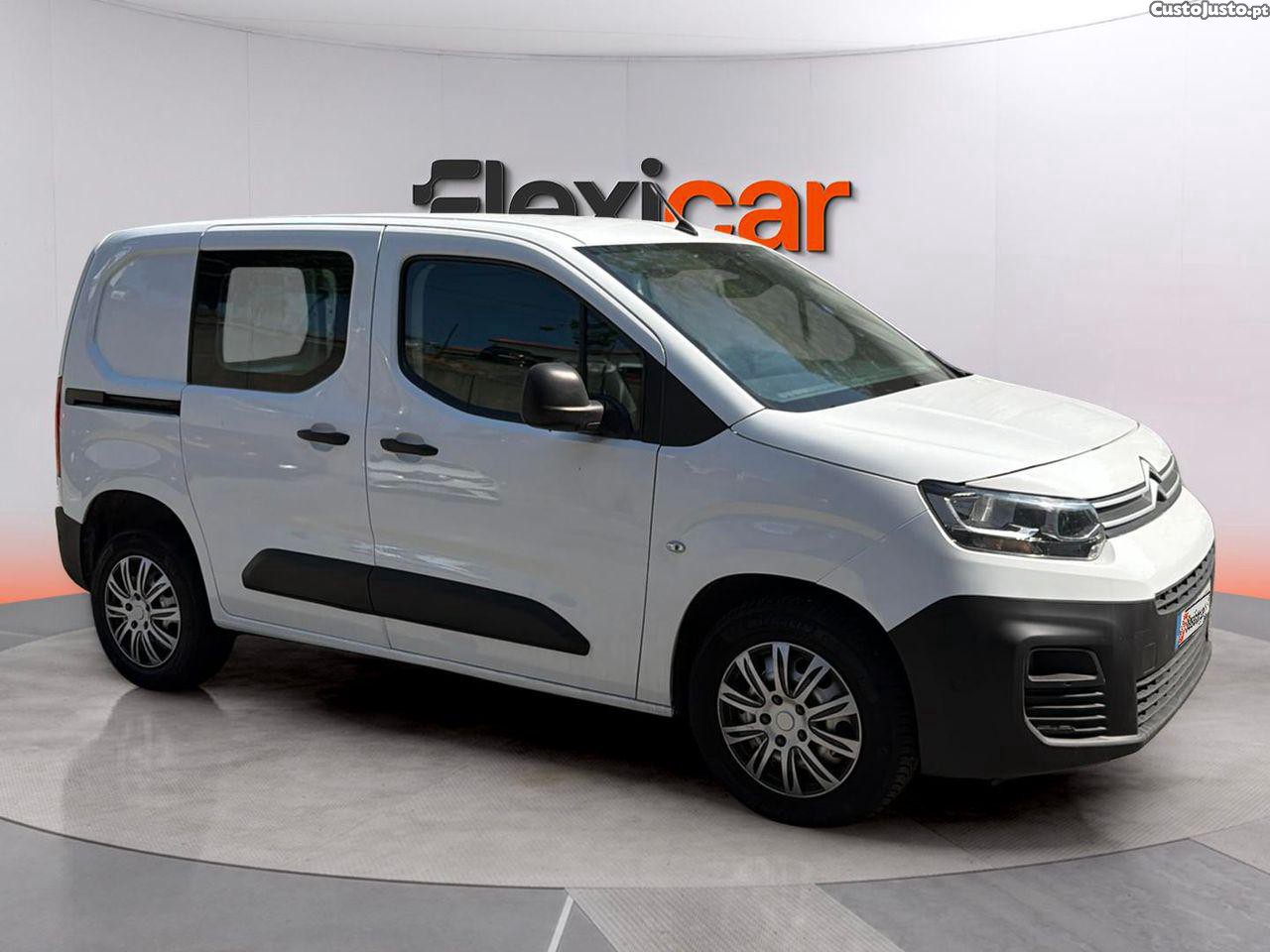 Citroën Berlingo 1.2 PureTechEAT8 — fotografia 9