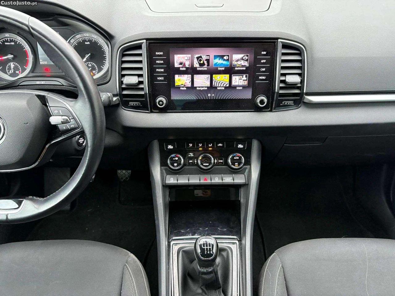 Skoda Karoq 1.0 TSI — fotografia 5