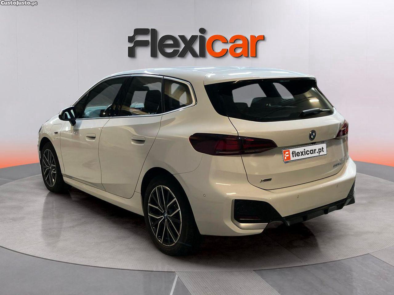 BMW 225 Active Tourer XE e xDrive Pack Desportivo M — fotografia 23