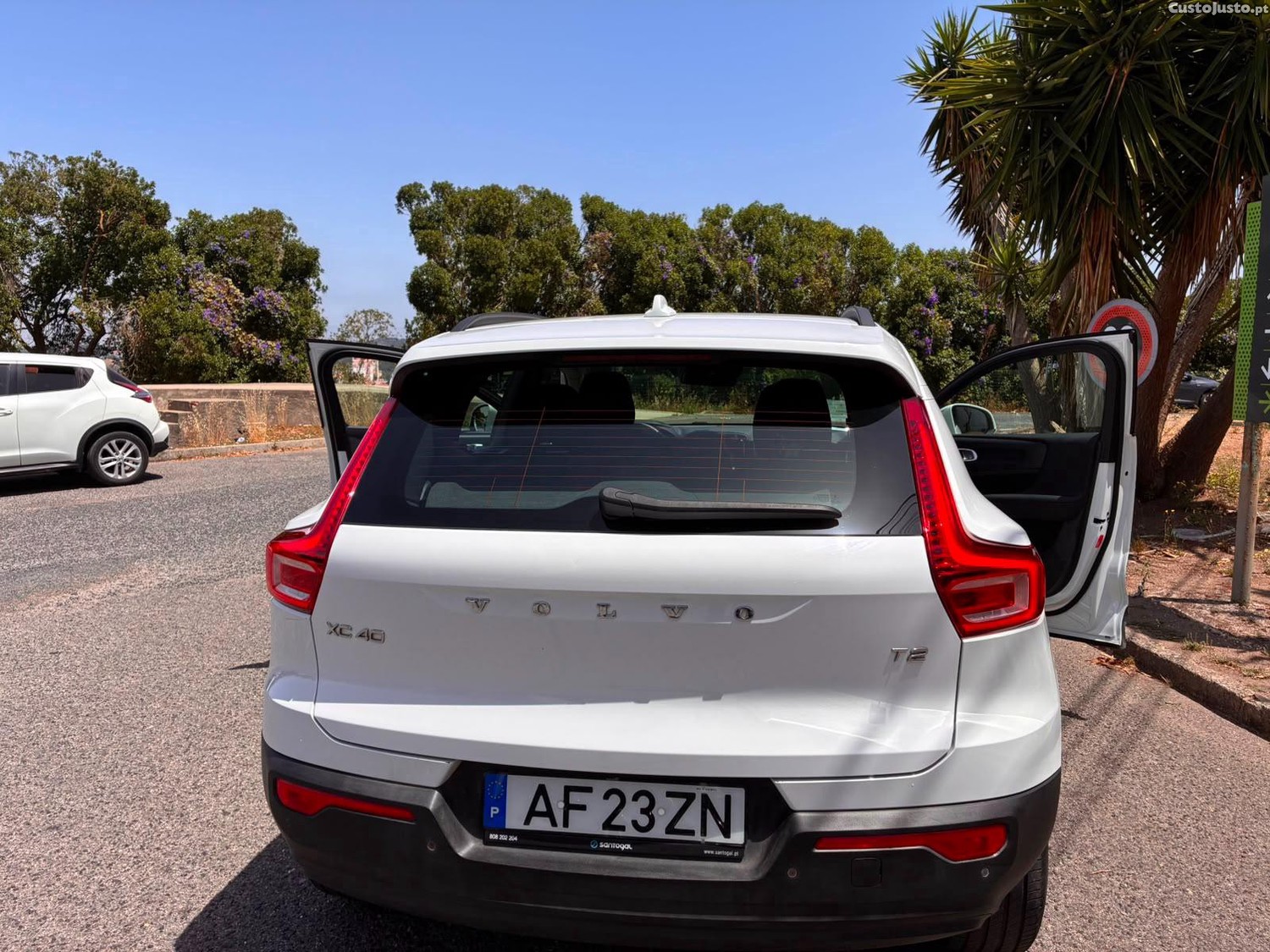 Volvo XC40 T2 - 21 — photo 5