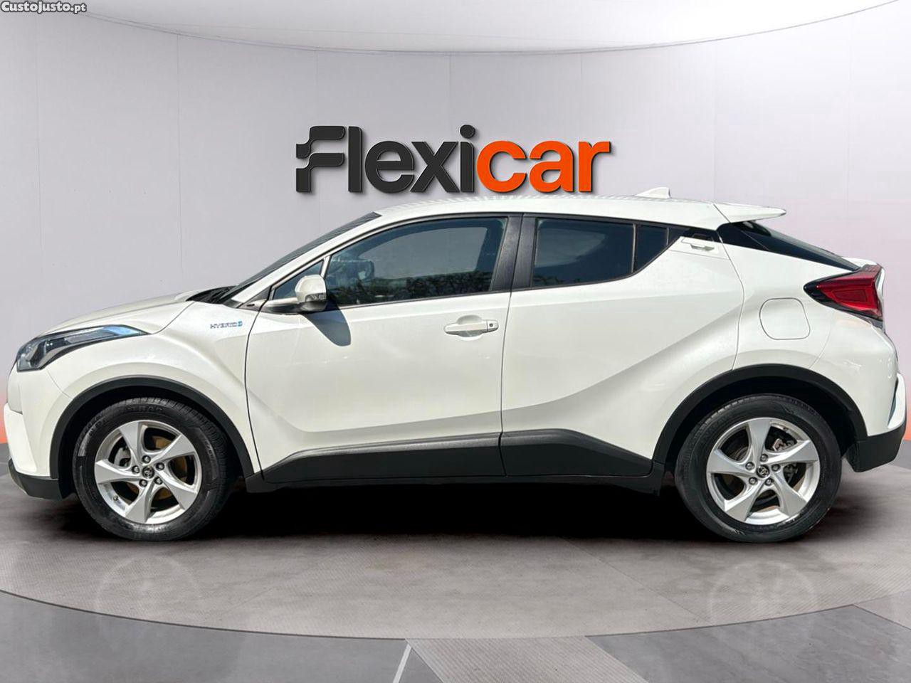 Toyota C-HR 1.8 Hybrid Comfort — fotografia 15
