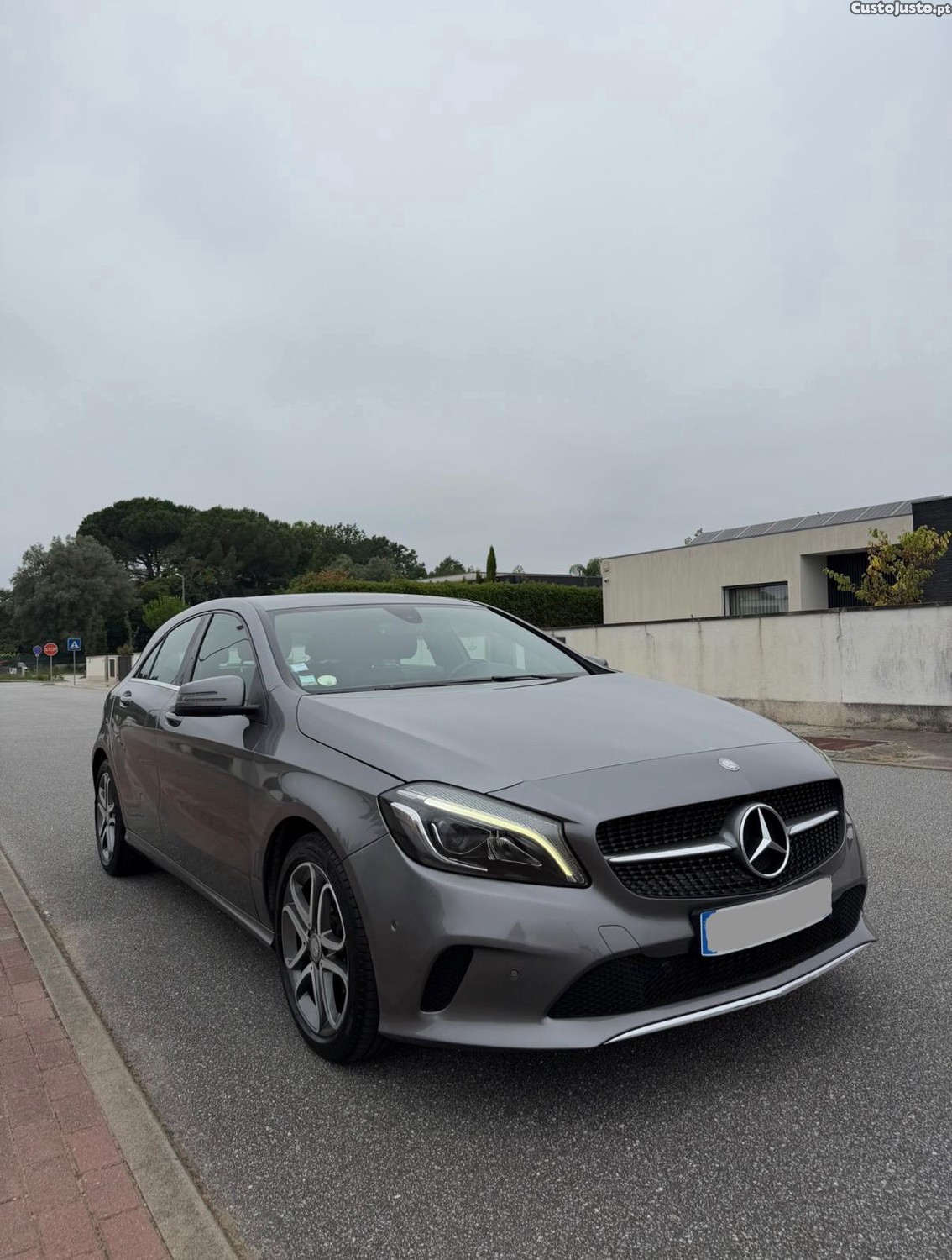 Mercedes-Benz A 180 d Automático — fotografia 10