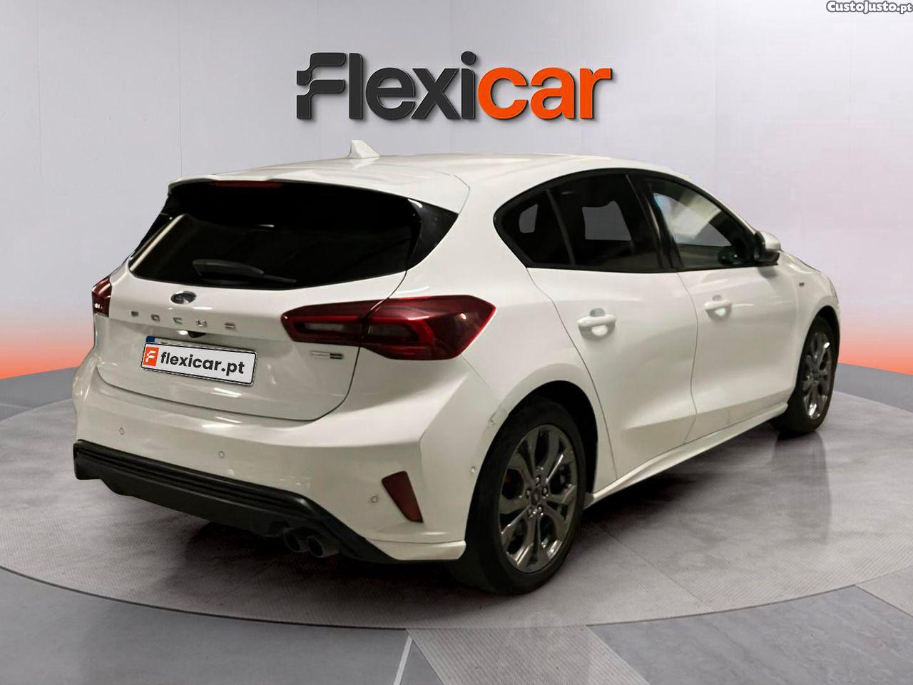 Ford Focus 1.0 EcoBoost MHEV ST-Line — fotografia 21
