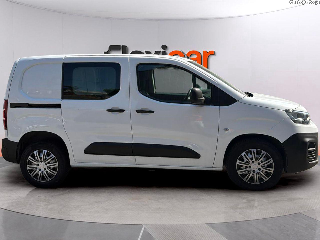 Citroën Berlingo 1.2 PureTechEAT8 — fotografia 10