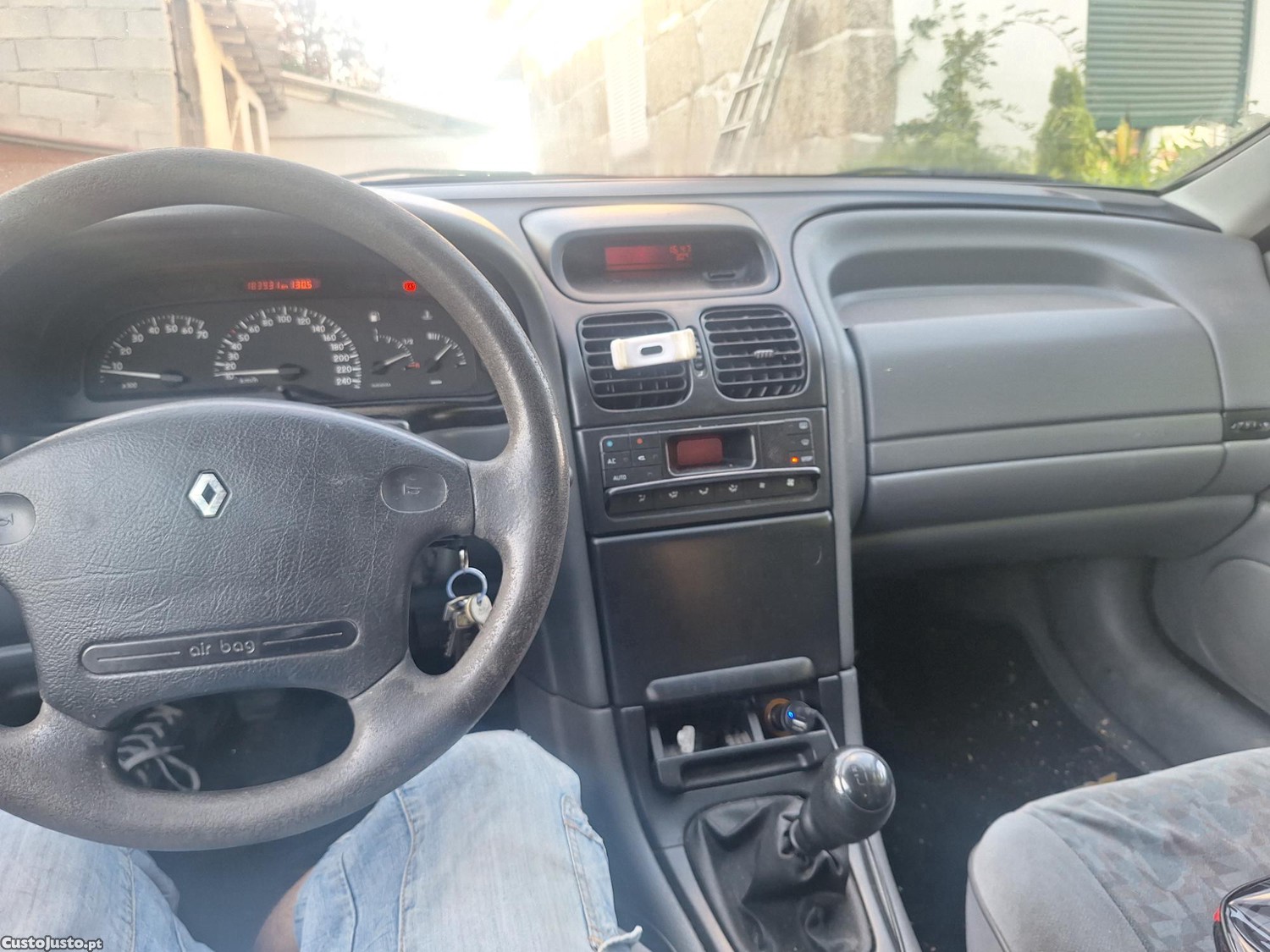 Renault Laguna RT - 98 — photo 3
