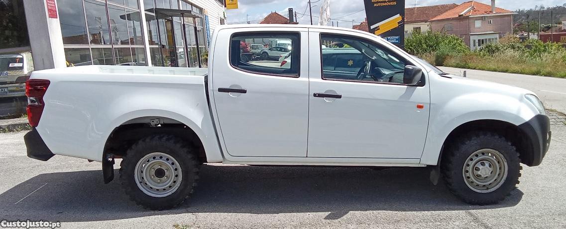 Isuzu D-Max 2.5 D  4WD — photo 4
