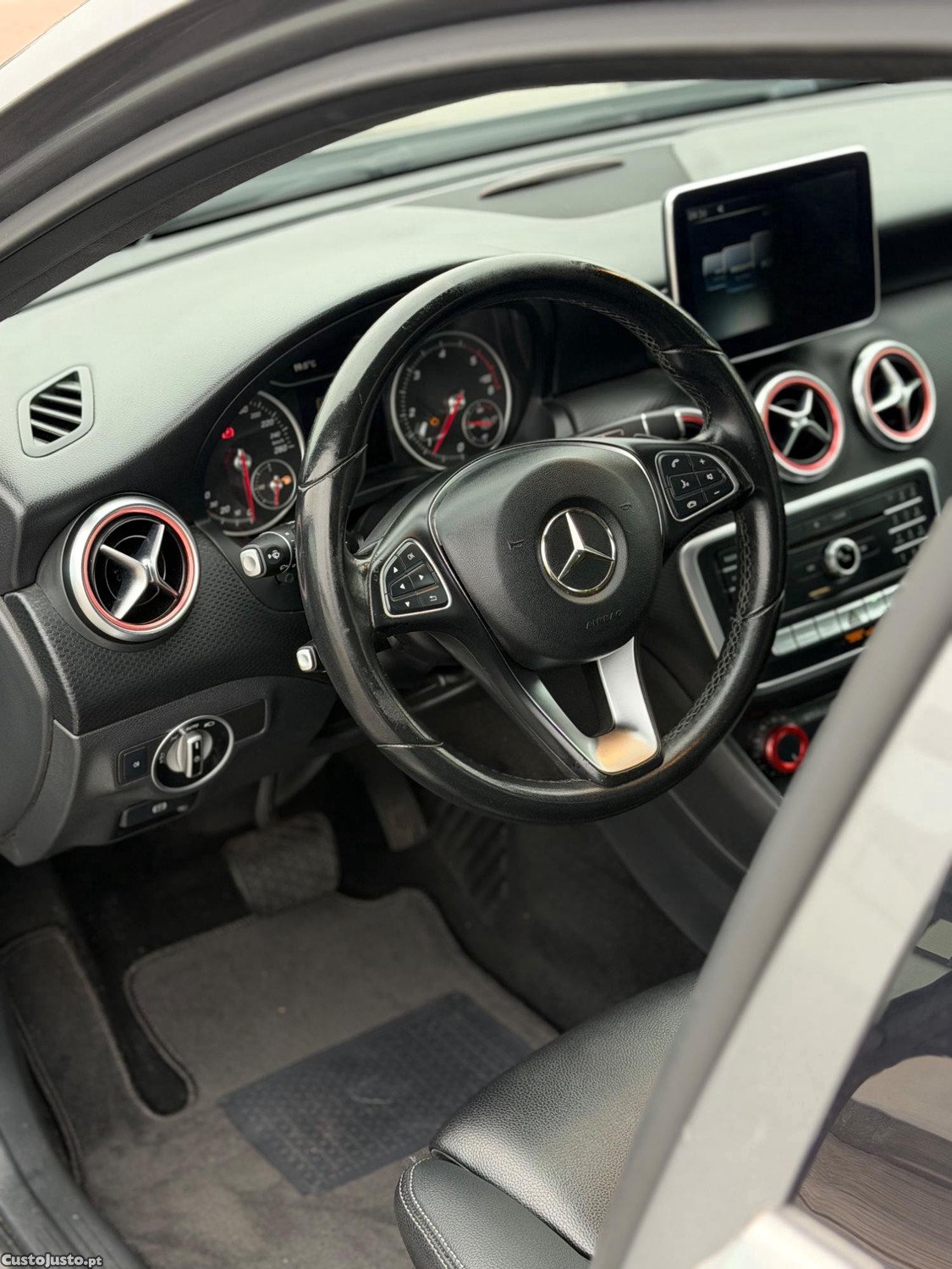 Mercedes-Benz A 180 d Automático — fotografia 6