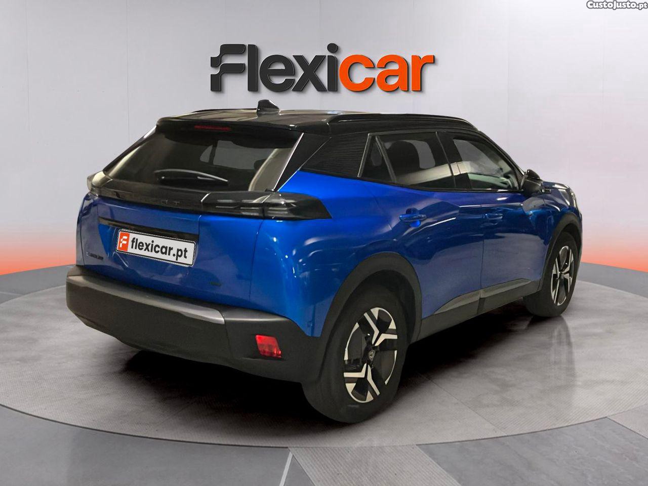 Peugeot 2008 50 kWh GT - 24 — photo 4