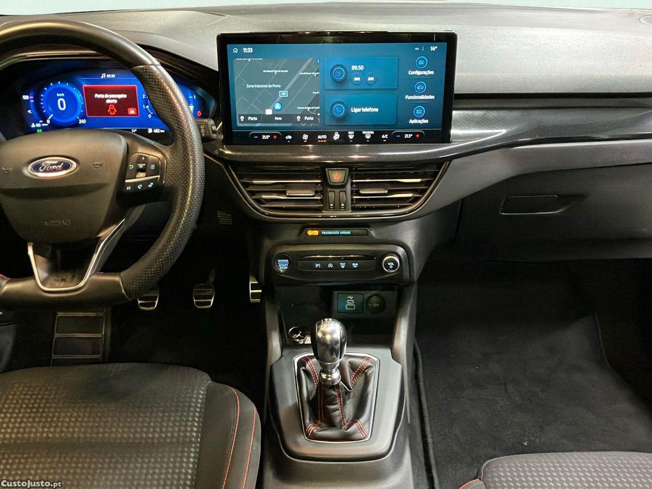 Ford Focus 1.0 EcoBoost MHEV ST-Line — fotografia 15