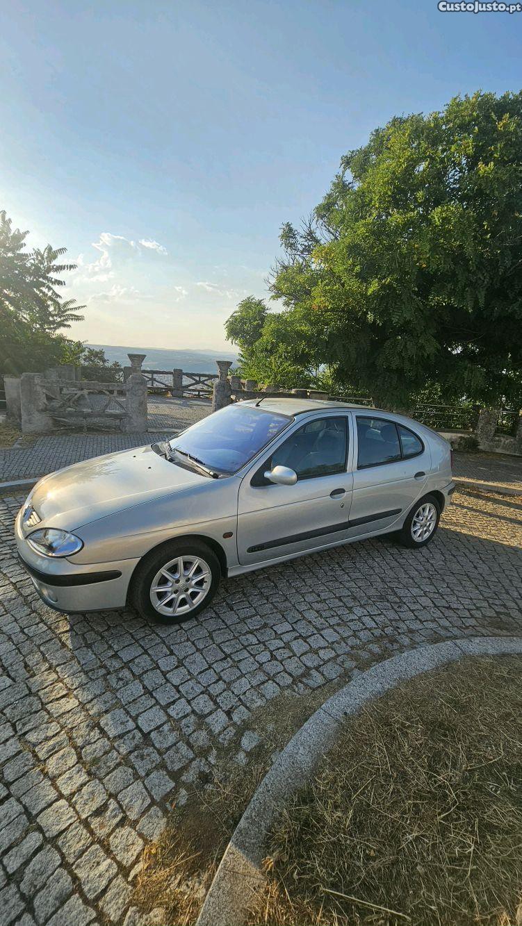 Renault Mégane 1.4 - 16v — fotografia 8