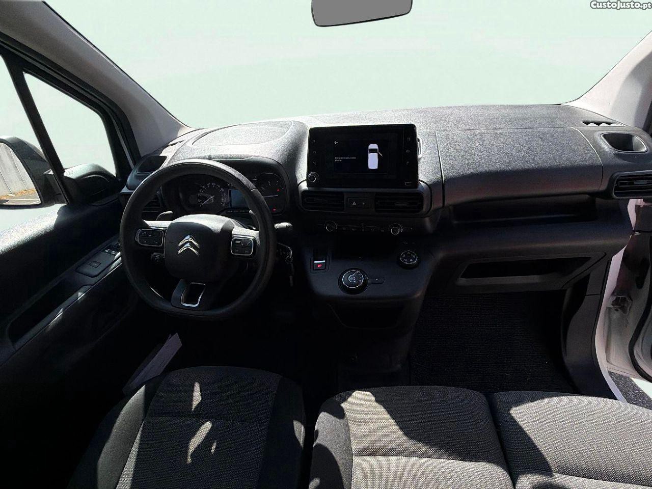 Citroën Berlingo 1.2 PureTechEAT8 — fotografia 4
