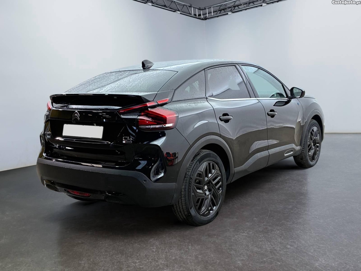 Citroën e-C4 50 kWh E-Series - 24 — photo 3