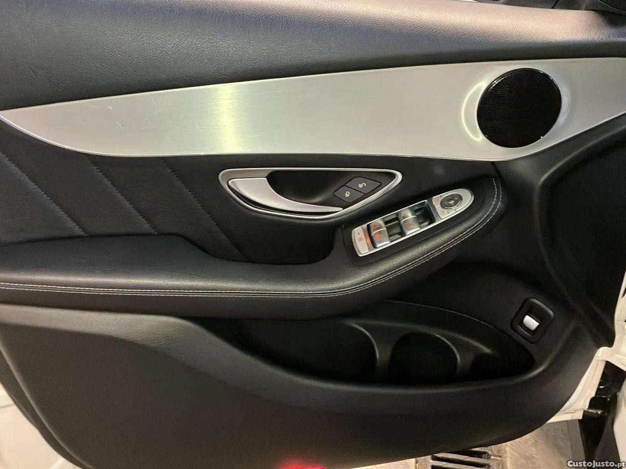 Mercedes-Benz GLC 350 e Coupé AMG Line 4-Matic — fotografia 5