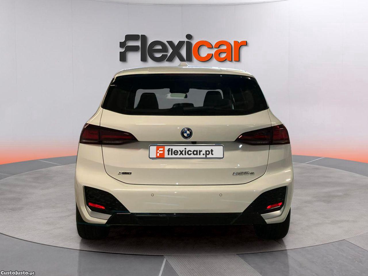 BMW 225 Active Tourer XE e xDrive Pack Desportivo M — fotografia 21