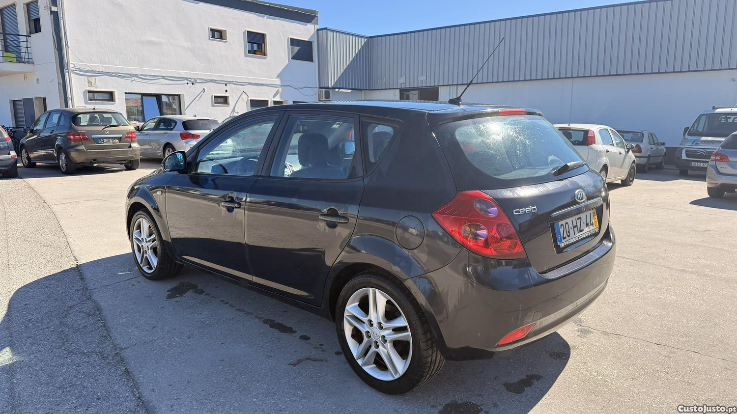 Kia Ceed 1.6 CRDI de 2009 - 09 — photo 4