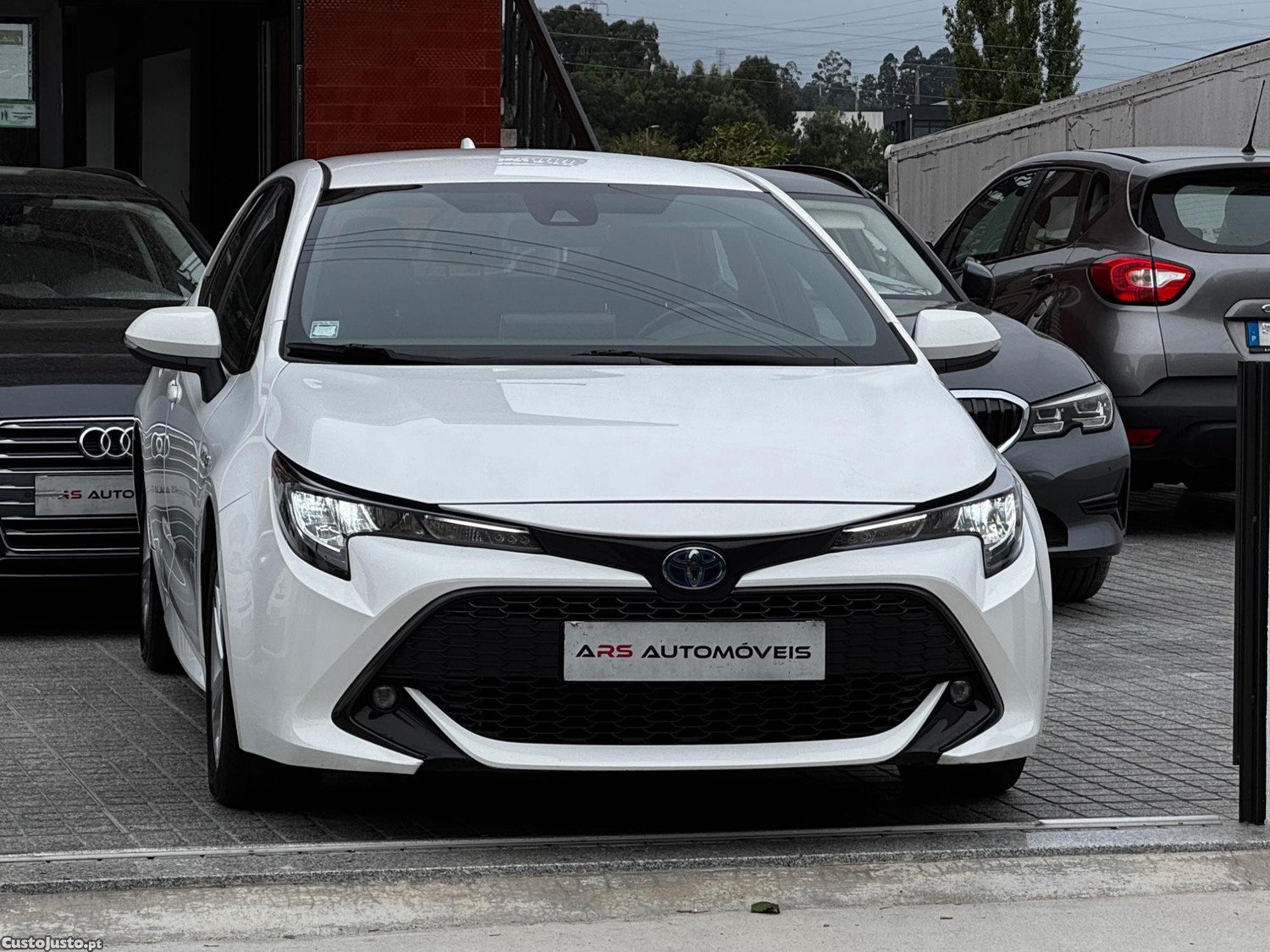 Toyota Corolla 1.8 Hybrid — photo 3