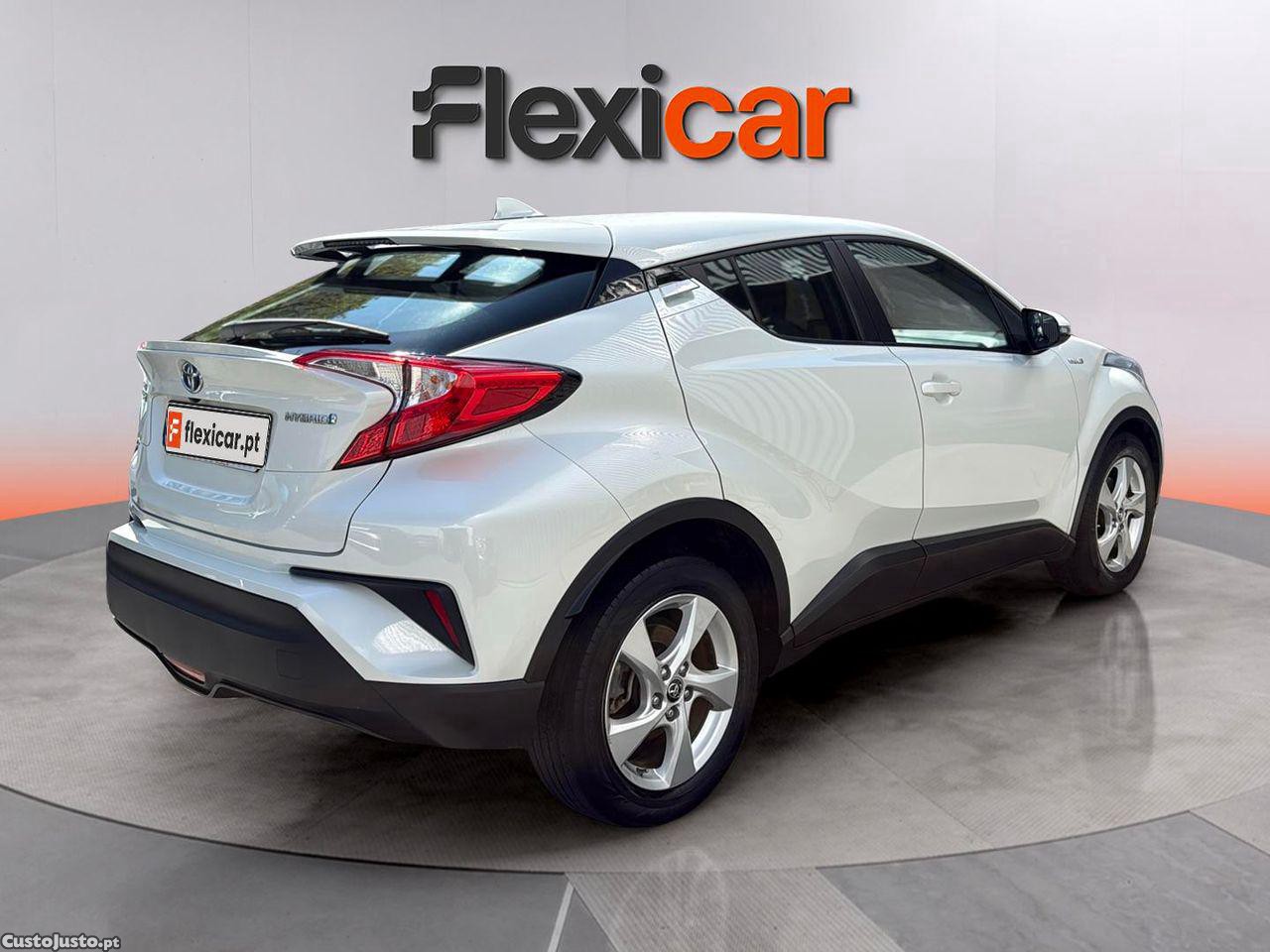 Toyota C-HR 1.8 Hybrid Comfort — fotografia 13