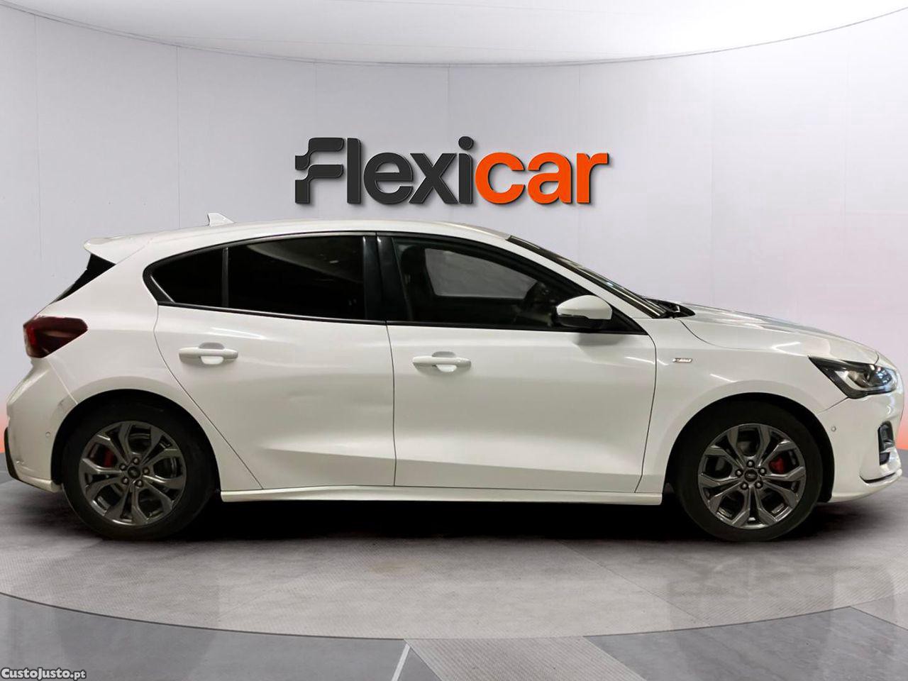 Ford Focus 1.0 EcoBoost MHEV ST-Line — fotografia 19