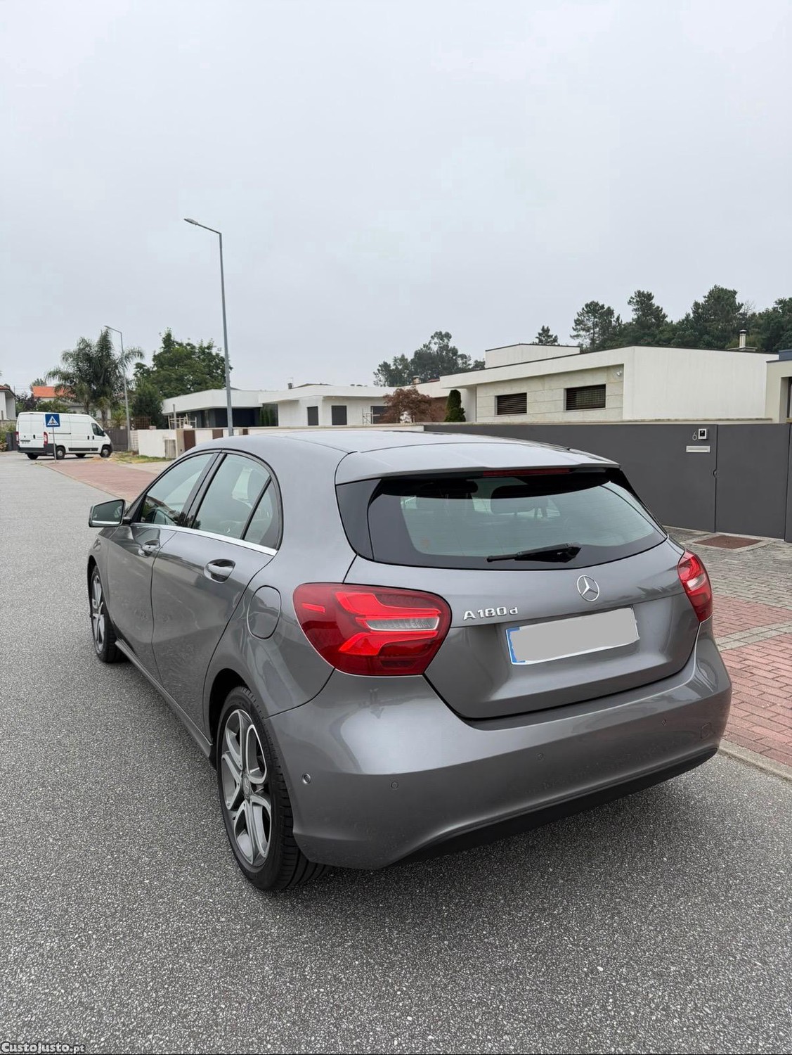 Mercedes-Benz A 180 d Automático — fotografia 8